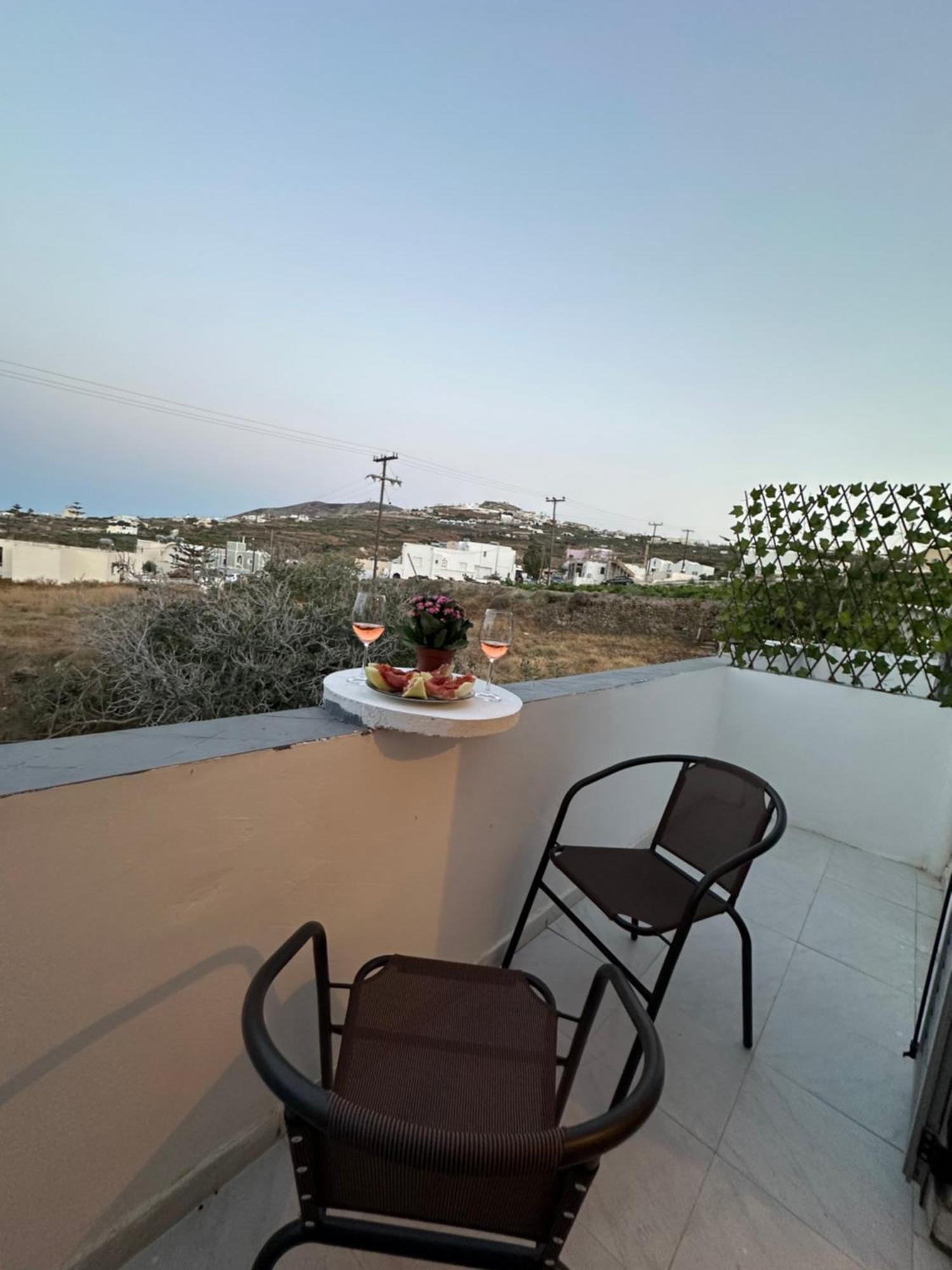 Nicole Rooms Santorini Vóthon Eksteriør bilde