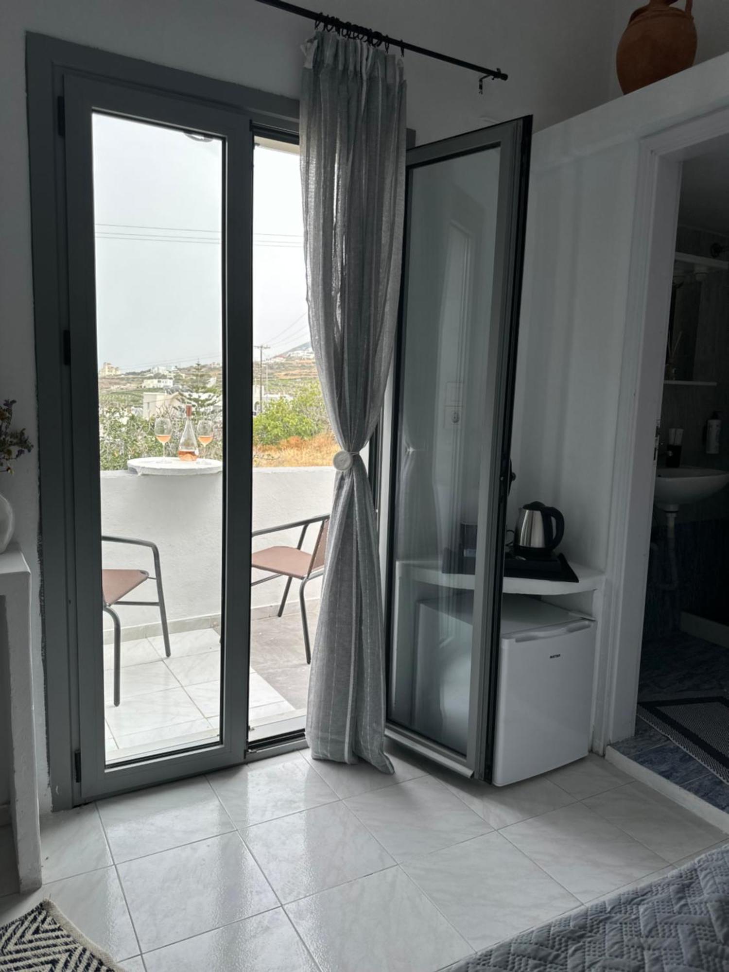 Nicole Rooms Santorini Vóthon Eksteriør bilde